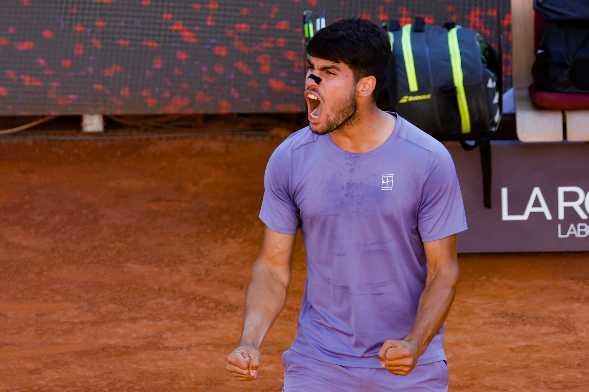 El tenista murciano derrotó al representante local, Lorenzo Musetti por 6-3 y 7-6, y disputará su primera final en el Masters 1000 de Roma.