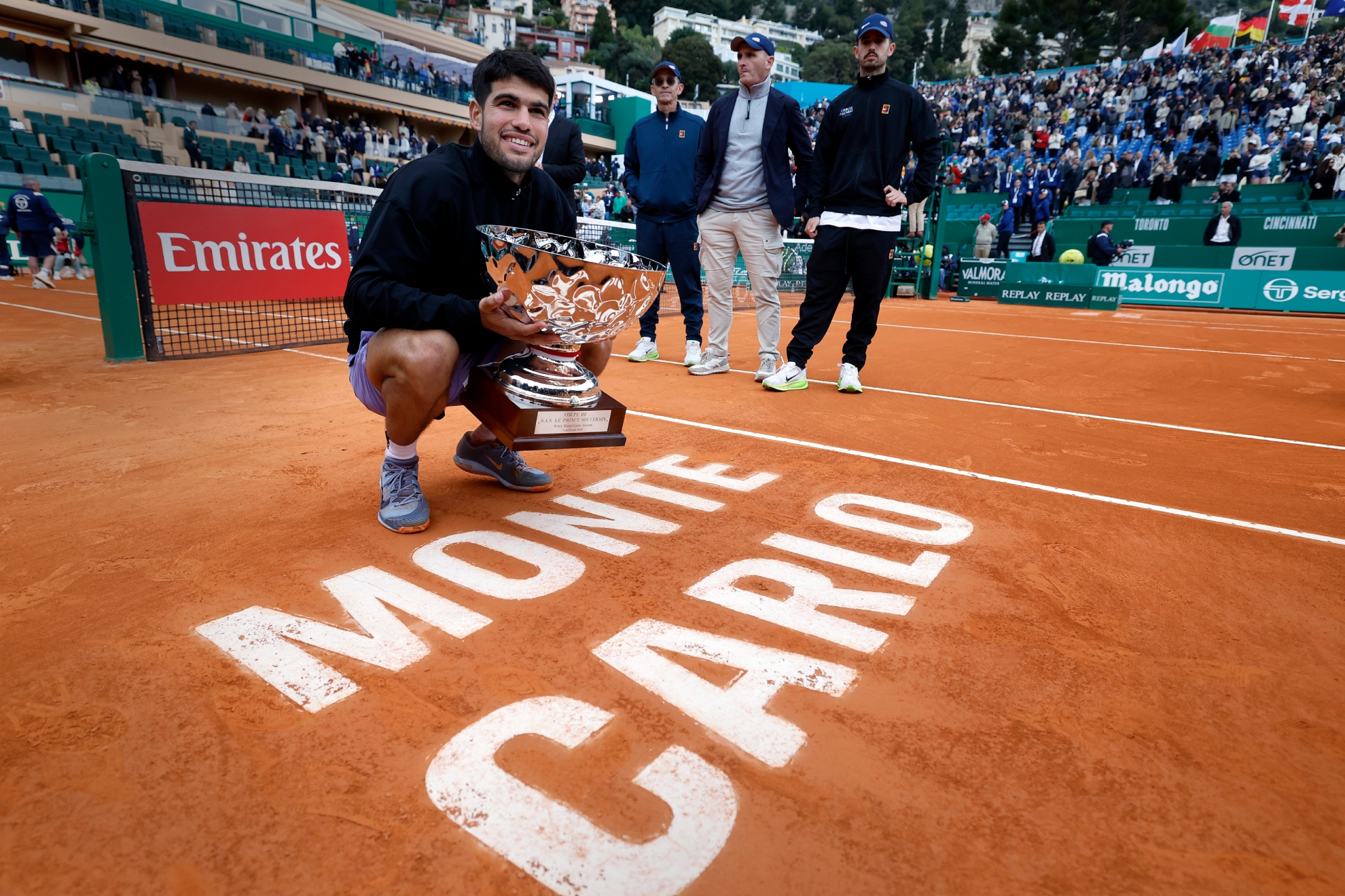 Alcaraz, con el trofeo de campeón en Montecarlo.