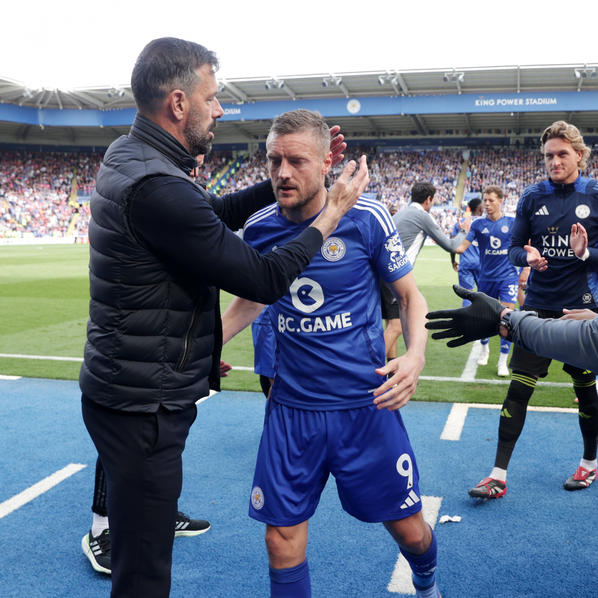 Vardy greeting Van Nistelrooy.