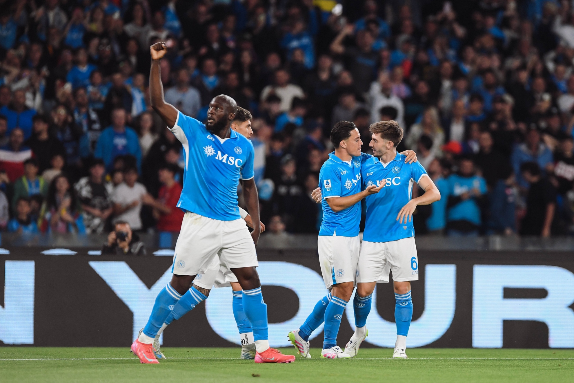 Inter e Napoli affrontano il giorno decisivo con il titolo in gioco Inter e Napoli affrontano il giorno decisivo con il titolo in gioco
