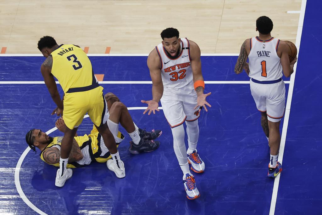 Karl-Anthony Towns protests a personal lack of referees.