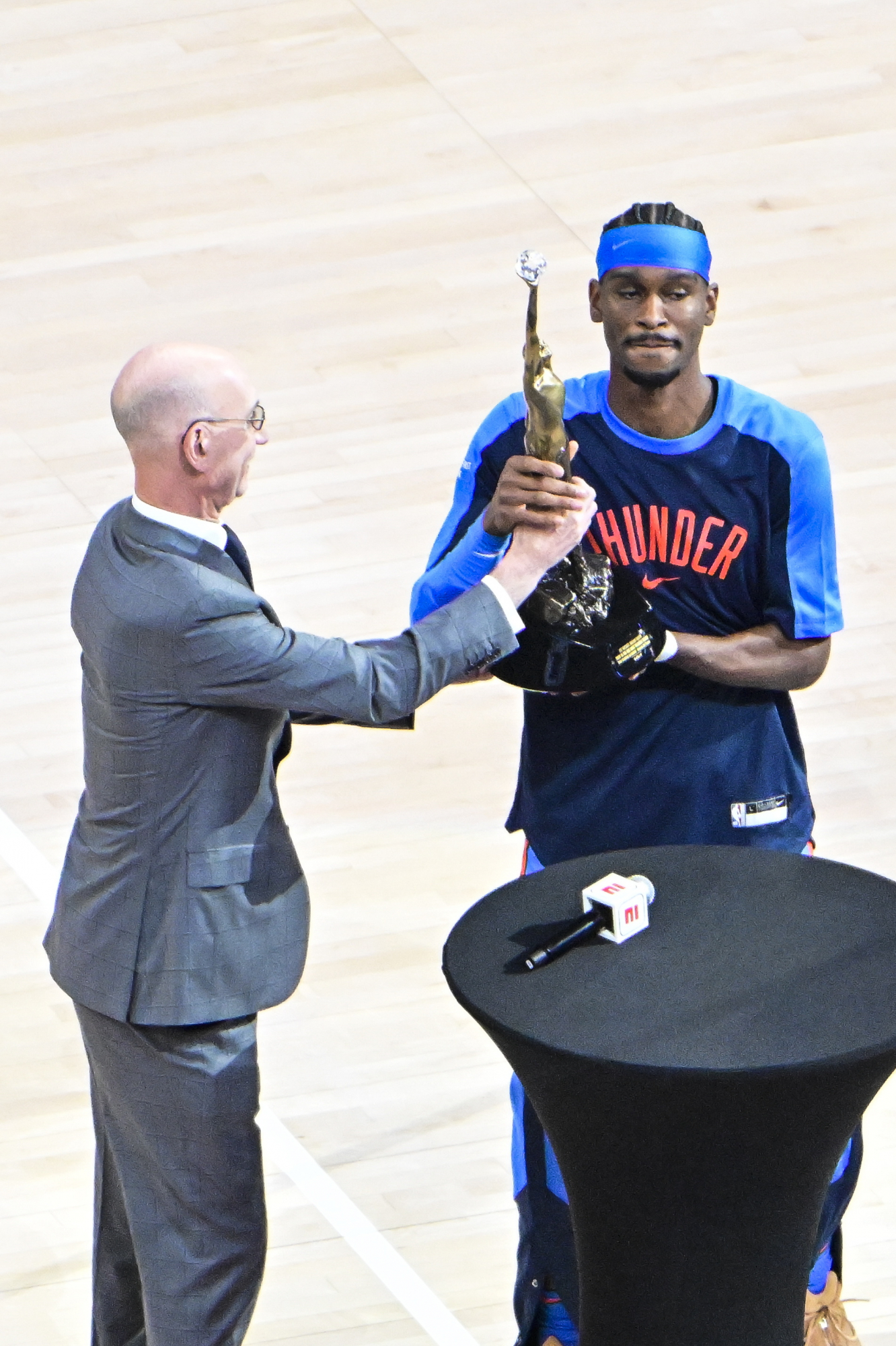 Shai Gilgeous Alexander receives the NBA MVP