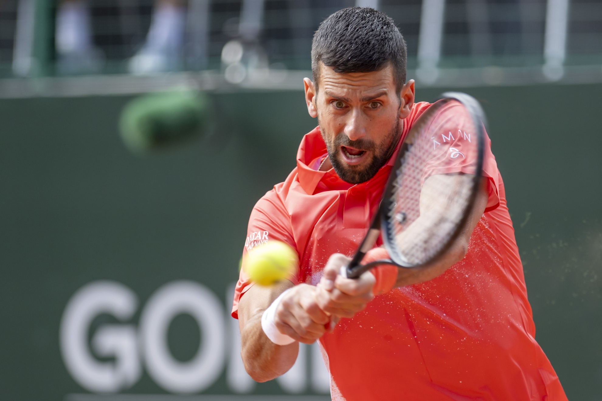 Djokovic pega de revés.
