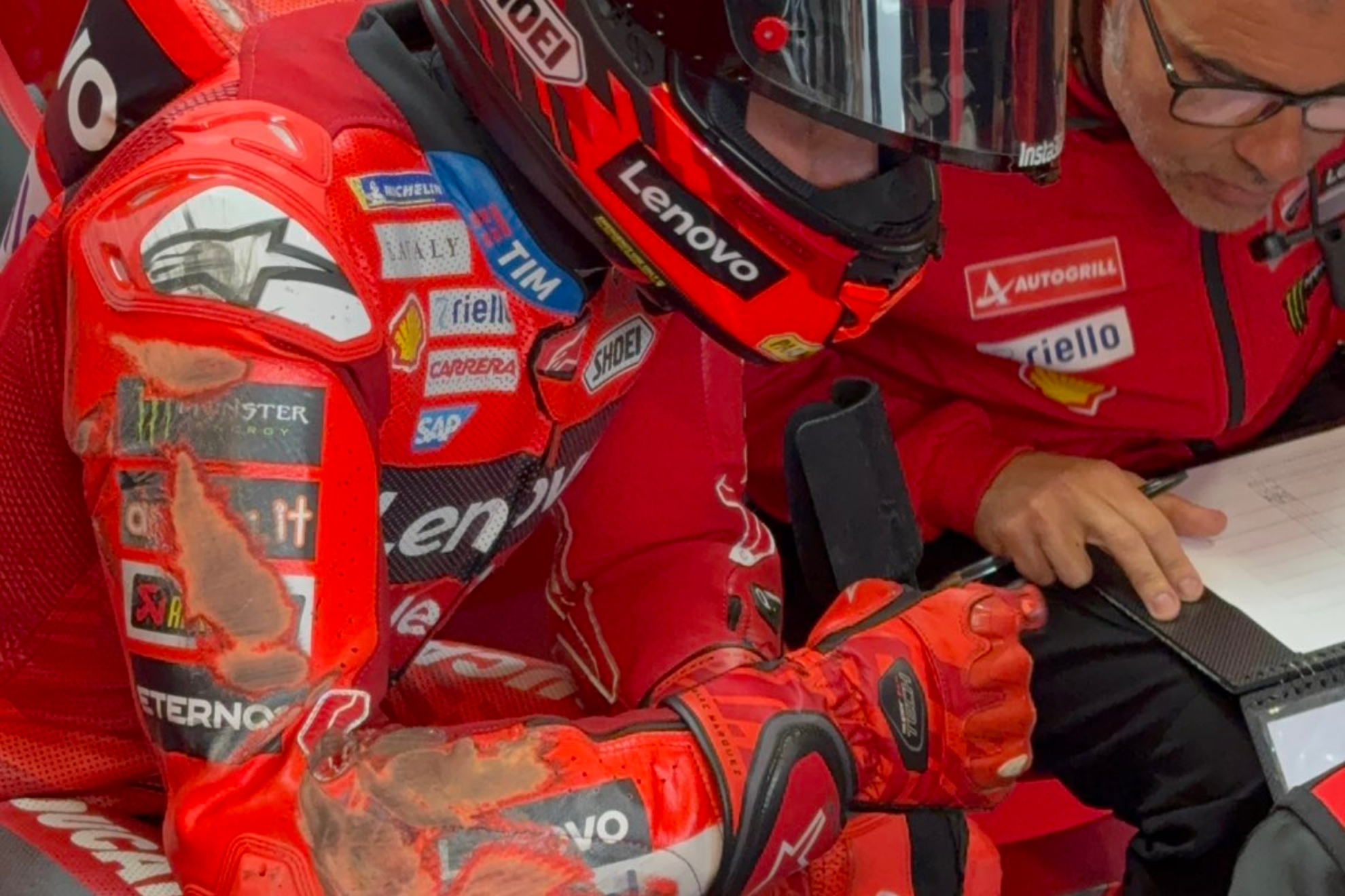 Marc Márquez, con su mono 'raspado'.