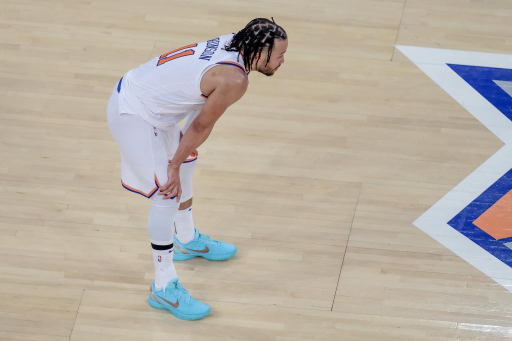 Jalen Brunson takes a break during the second match against the Pacers.