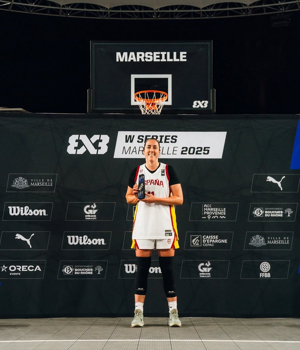 Vega Gimeno, with the MVP.