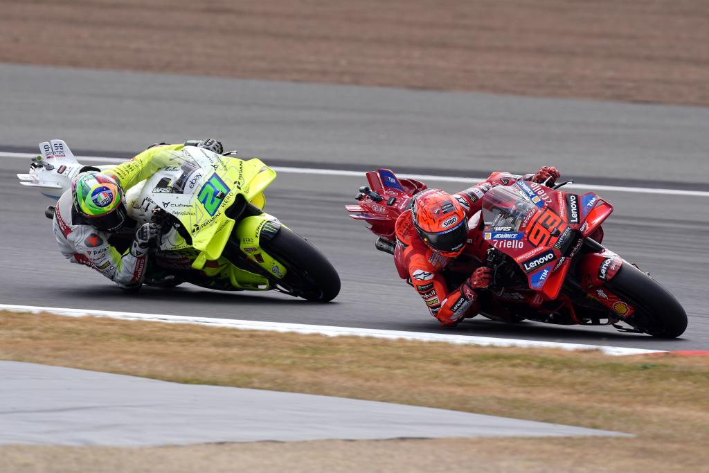 Marc Márquez, delante de Morbidelli.