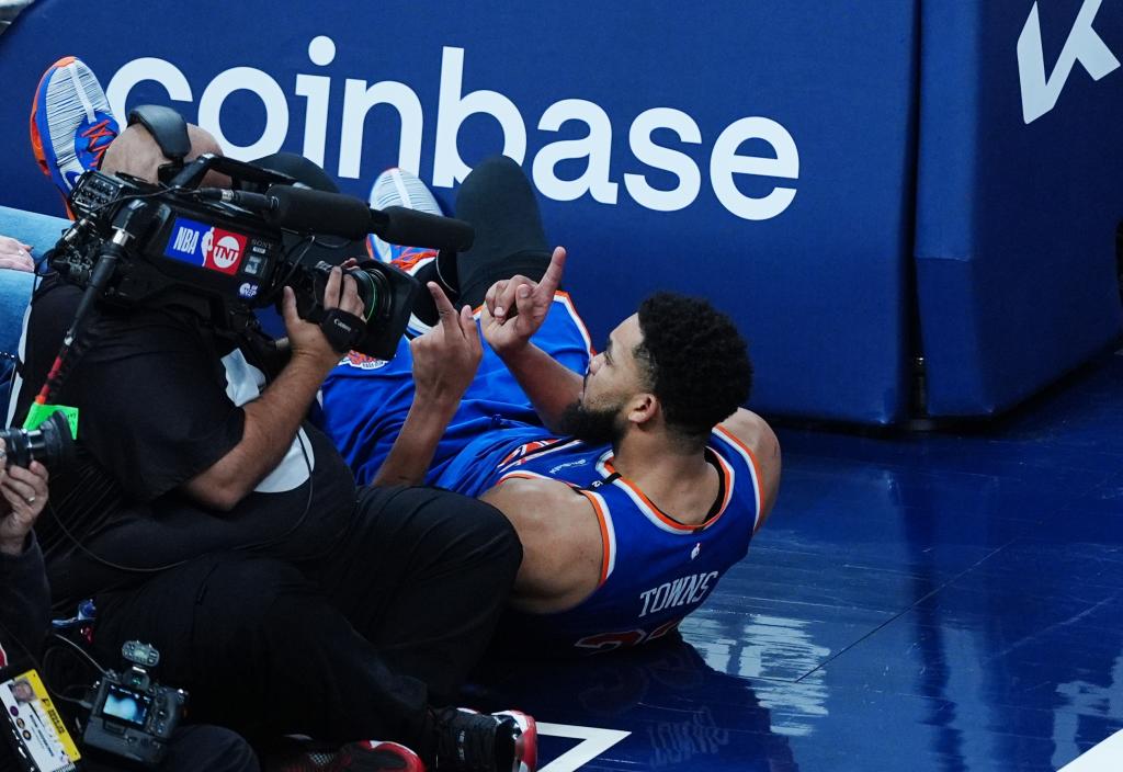 Towns, on the ground after receiving a foul before the Pacers. He and his team got up.