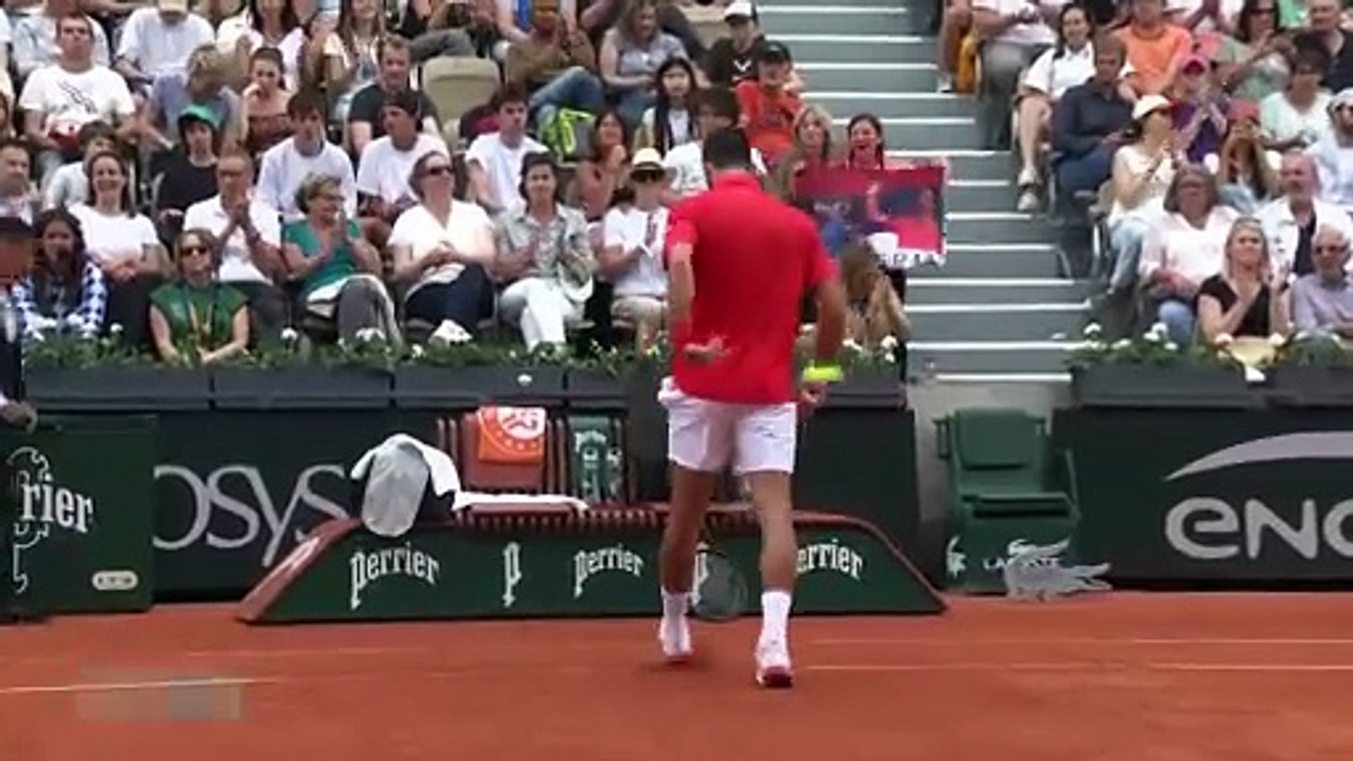 Roland Garros: Djokovic no cae en la trampa de la Suzanne Lenglen y vence a  Moutet