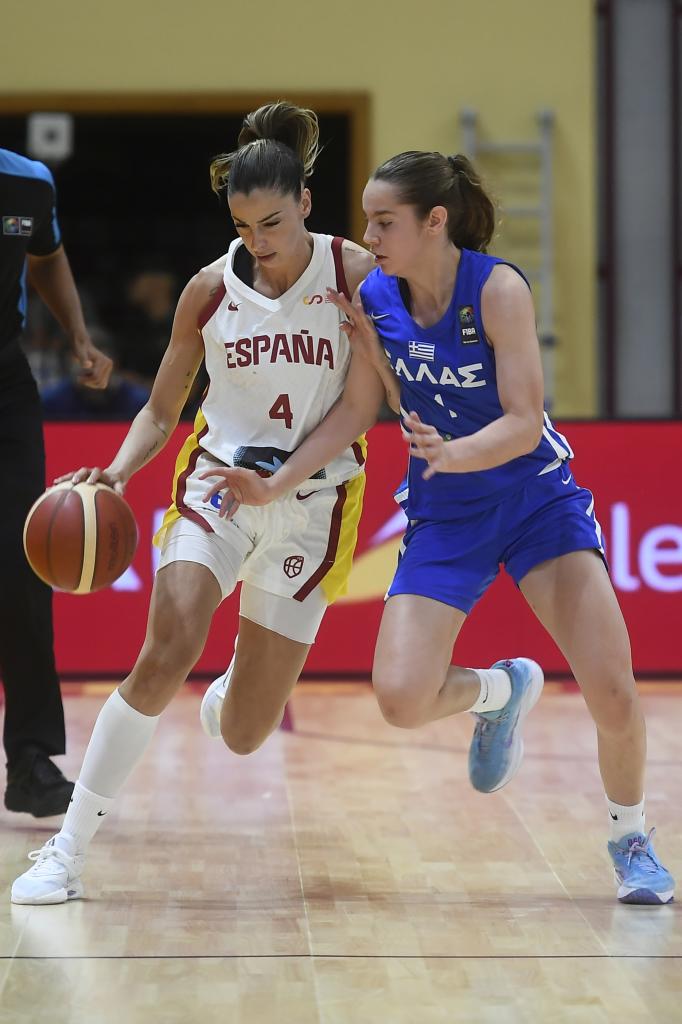 Mariona Ortiz ante Vasiliki Cholopoulou.