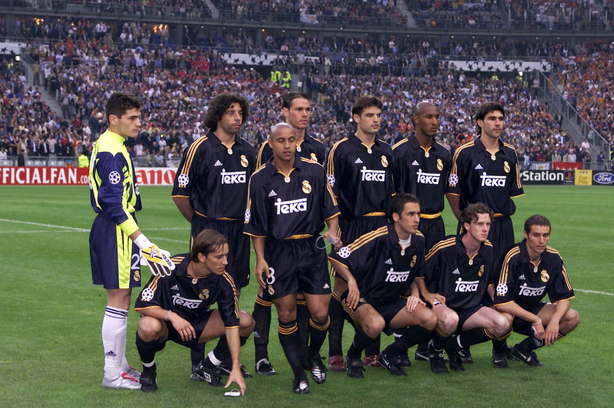 Once titular del Real Madrid en la final de París ante el Valencia con Iván Campo, Karanka y Helguera como centrales