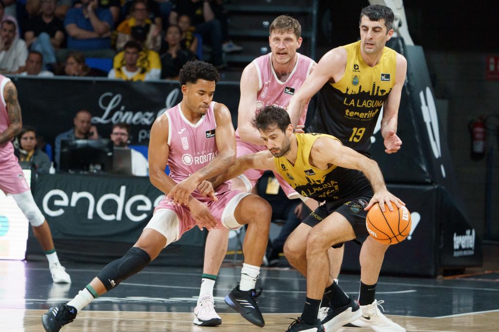 Bruno Fitipaldo ante Devon Dotson.