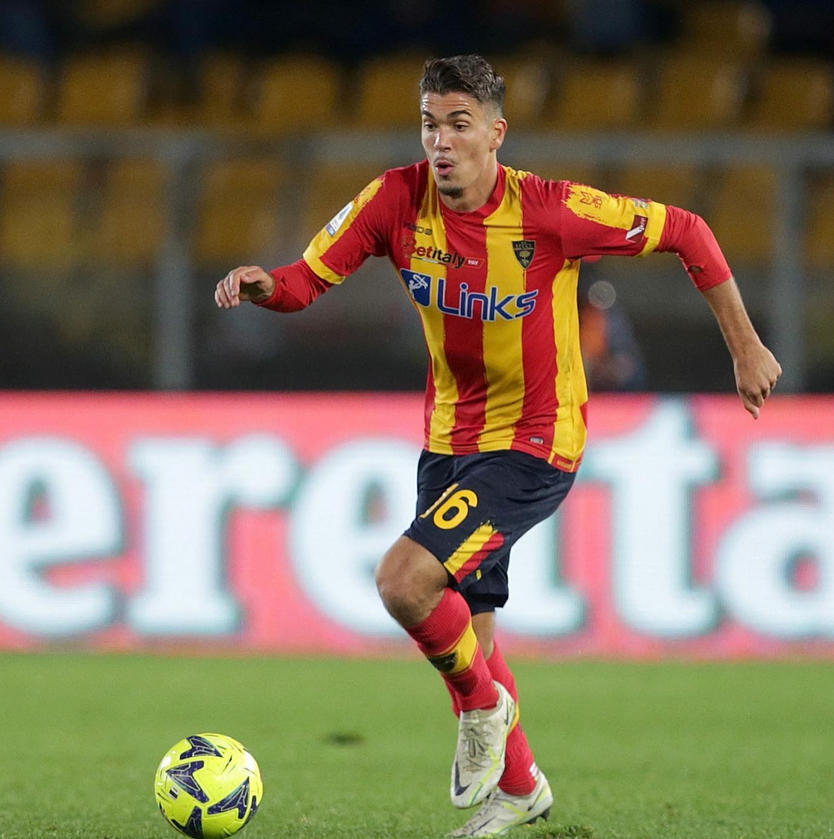 Joan González, promettente Canterano di Barcellona che è emigrato in calcio, è costretta a ritirarsi con 23 anni: "La medicina gli ha salvato la vita"