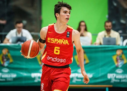 Lucas Marí, in a match with the Spanish team.