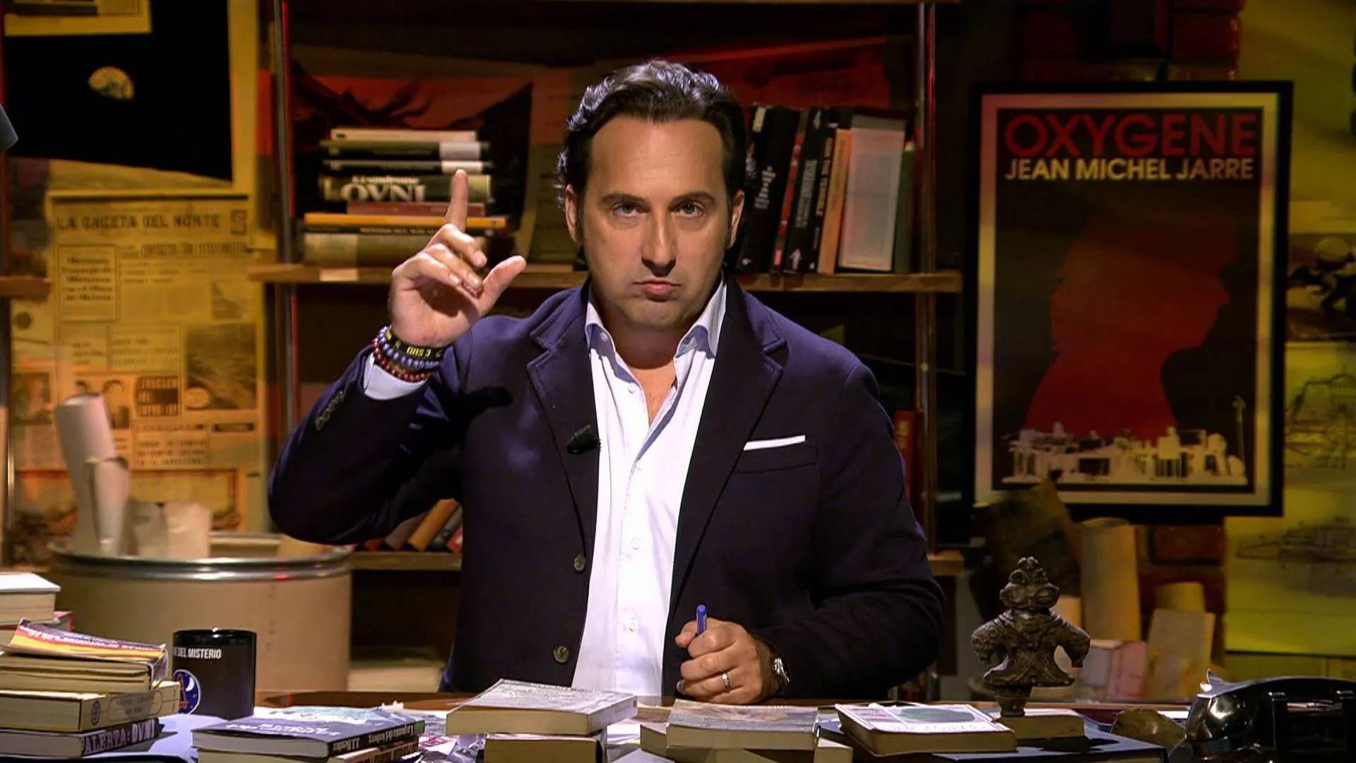 Iker Jiménez y el papel del periodismo en el bulo de la bomba lapa a Pedro Sánchez: “Francotiradores de la noticia”