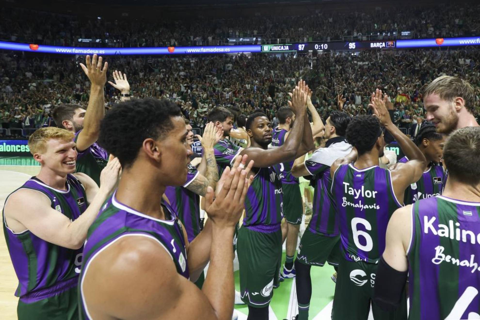 Unicaja players celebrate the semifinal classification of the Endesa League.