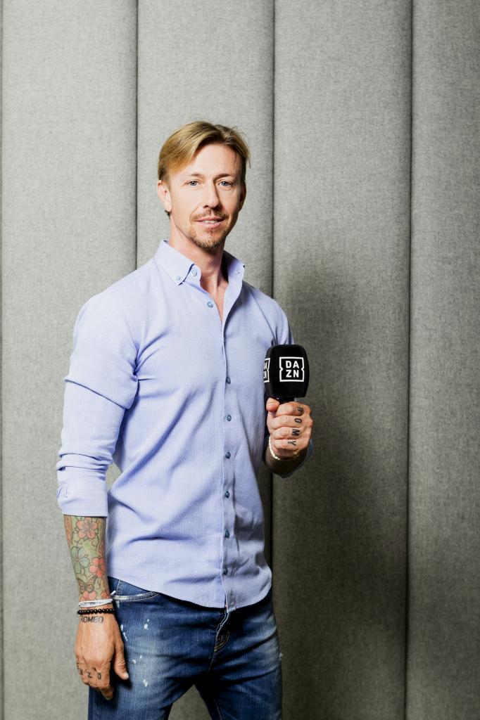 Guti, con el micrófono de DAZN.