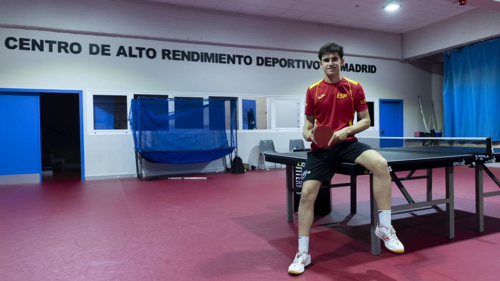 Ander Cepas posa para MARCA en el CAR de Madrid donde entrena.