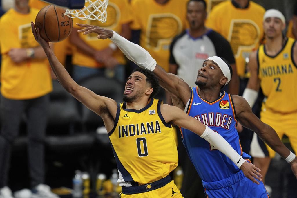 Tyrese Haliburton fait un plateau sans que Shai Gilgeous-Alexander ne puisse l'empêcher.