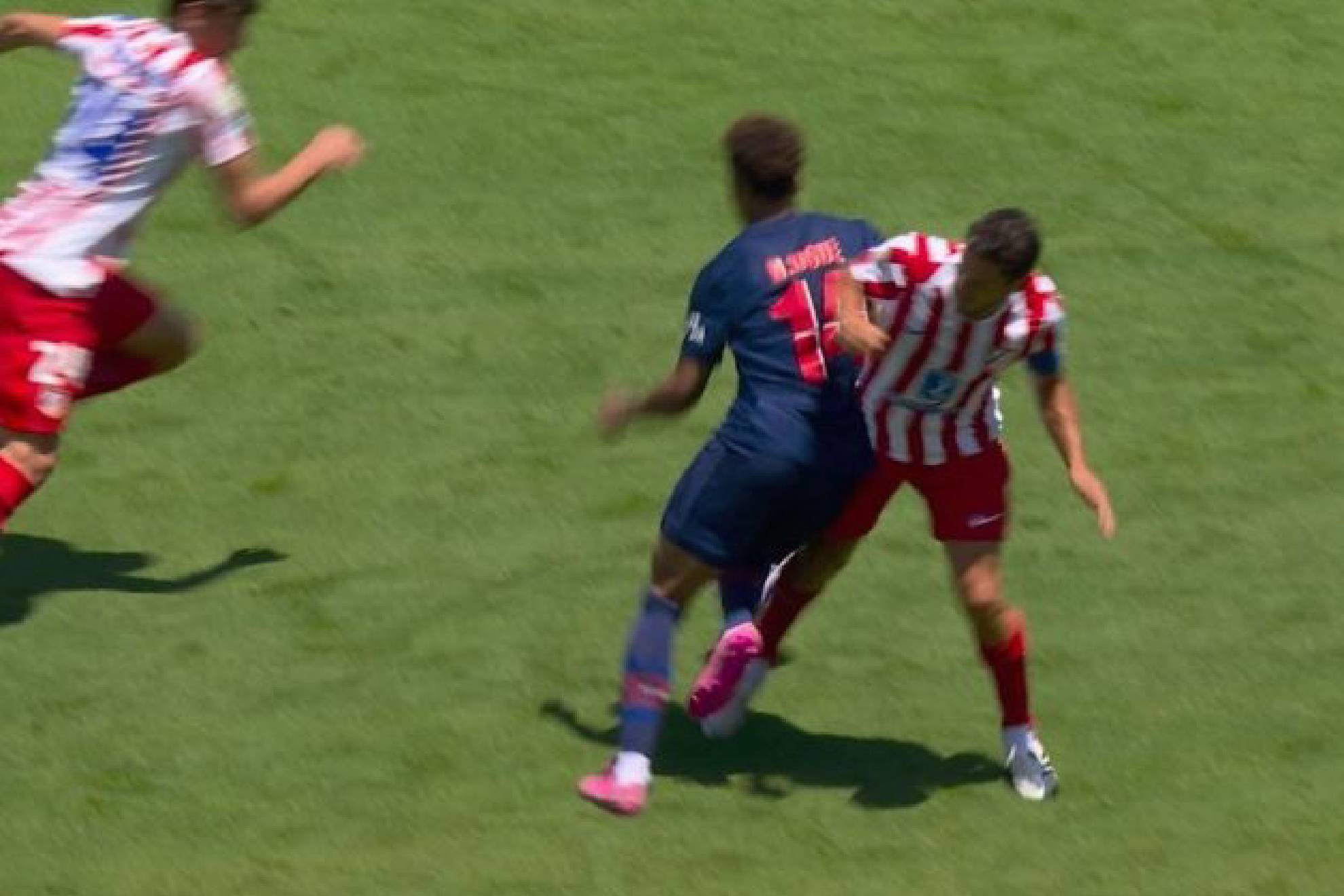 Burrull y el gol anulado a Julián Alvarez: "Hay falta clara de Koke a Doué"