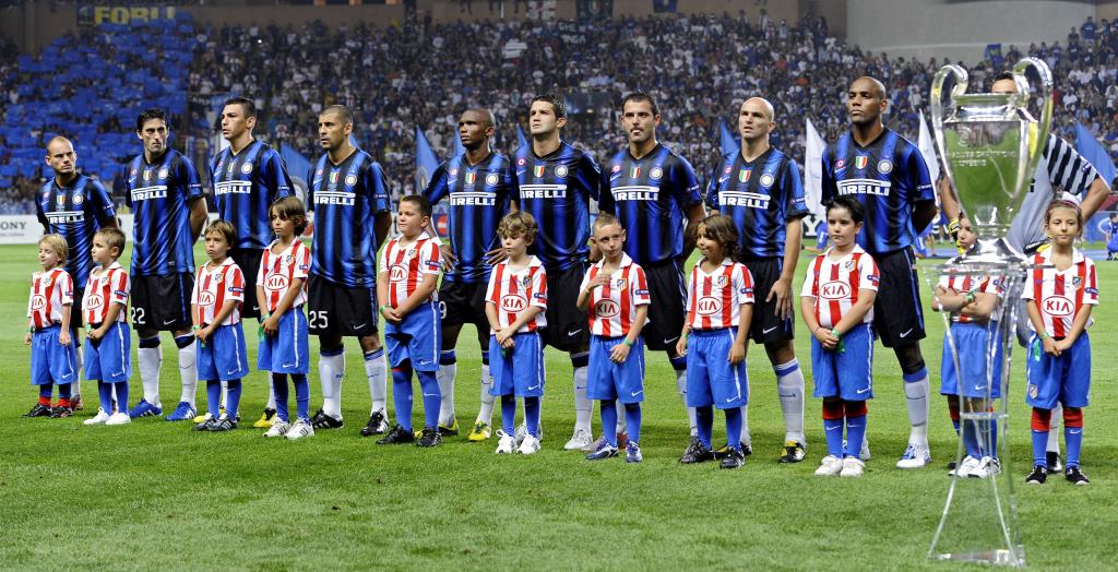 Chivu, con la squadra interne che ha vinto la Champions League e ha giocato alla Supercoppa contro l'Atlético.