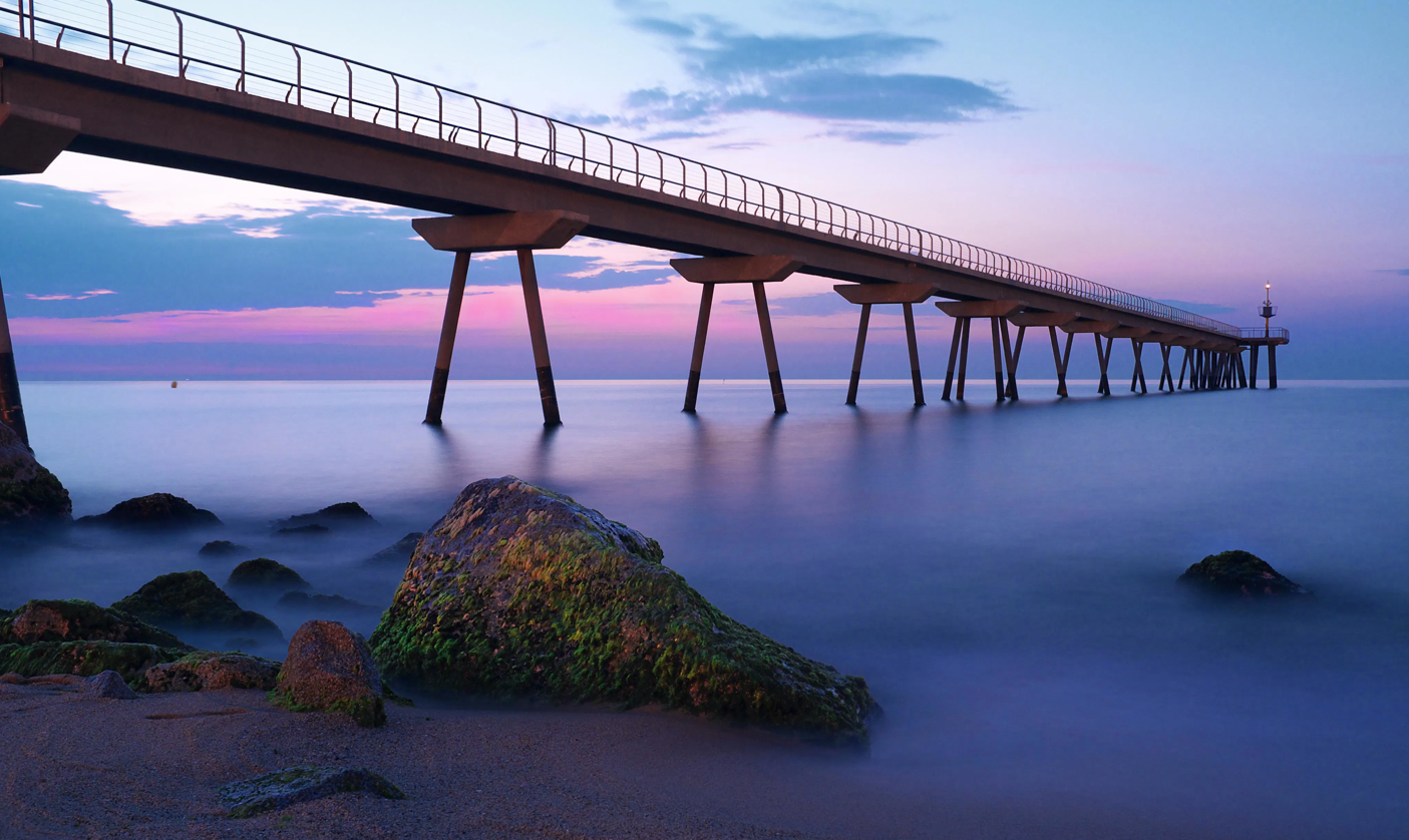 Pont de Petroil Beach