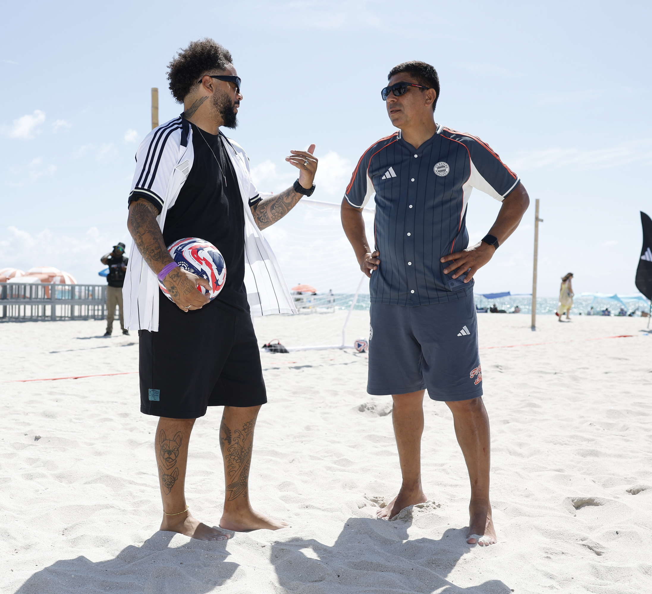 Marcelo and Elber chat in Miami Beach during the act of Adidas.