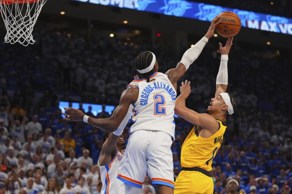 Shai Gilgeous-Alexander Take the half hook of Andrew Nembhard.