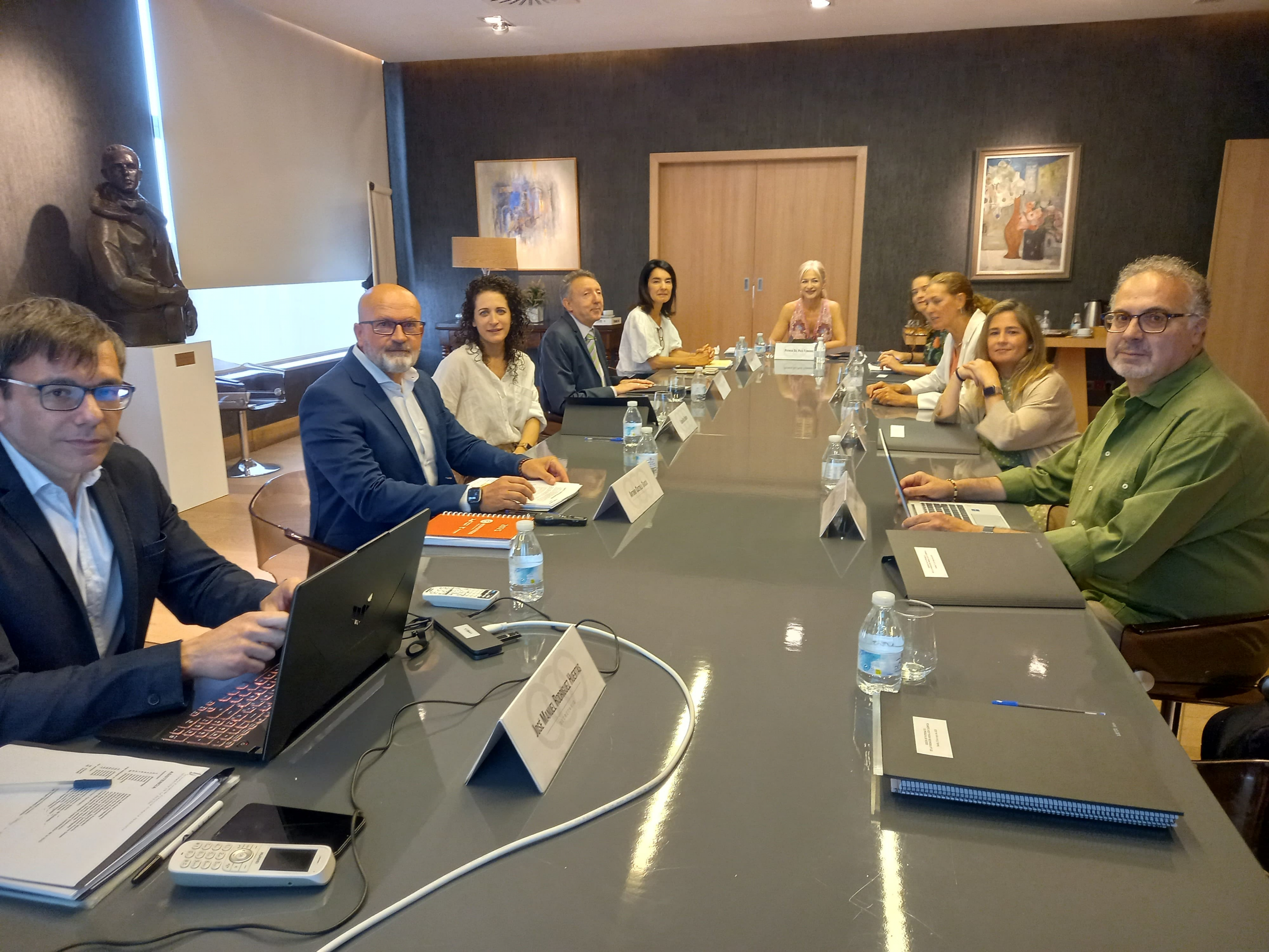 Del Pozo, in the first Board of Trustees of FAO