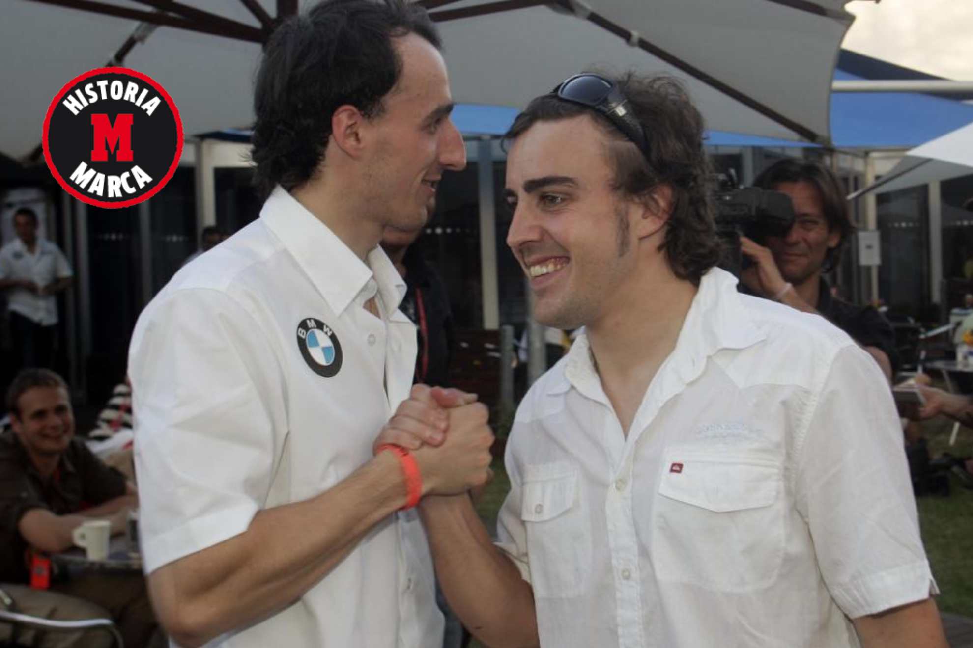 Alonso y Kubica se saludan en el GP de Australia 2008.