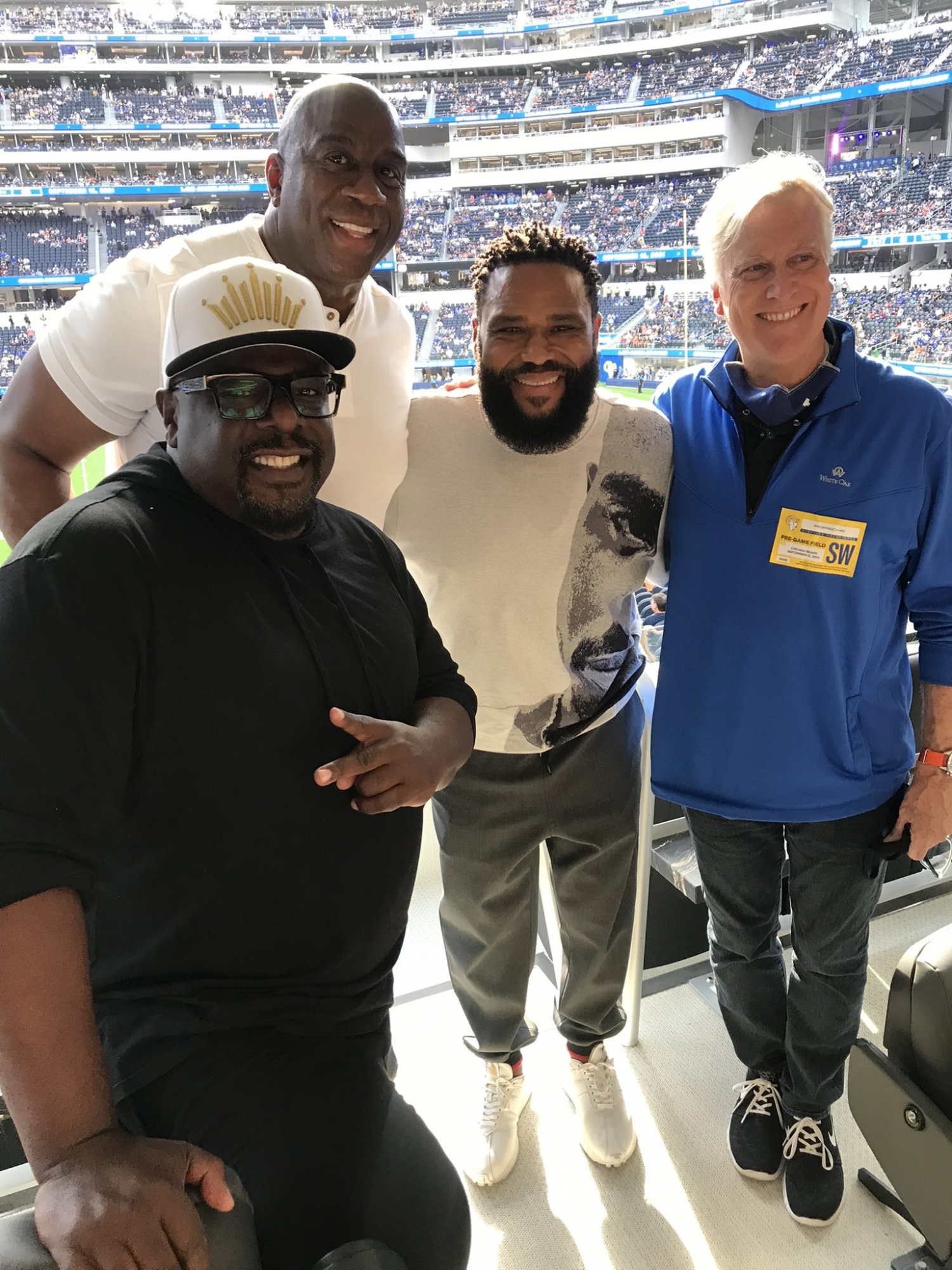 Magic Johnson et Mark Walter, dans un match Dodgers.