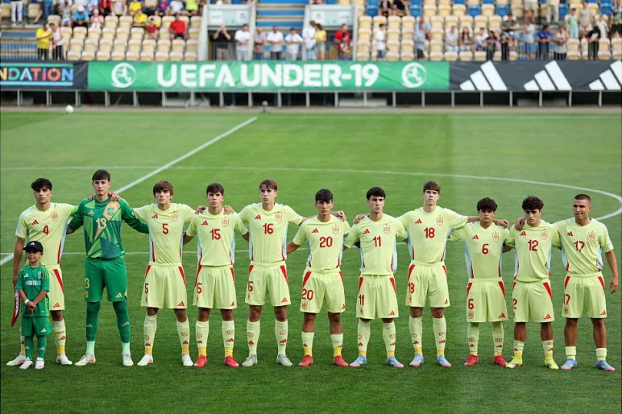 Initial eleven of Spain against Montenegro.