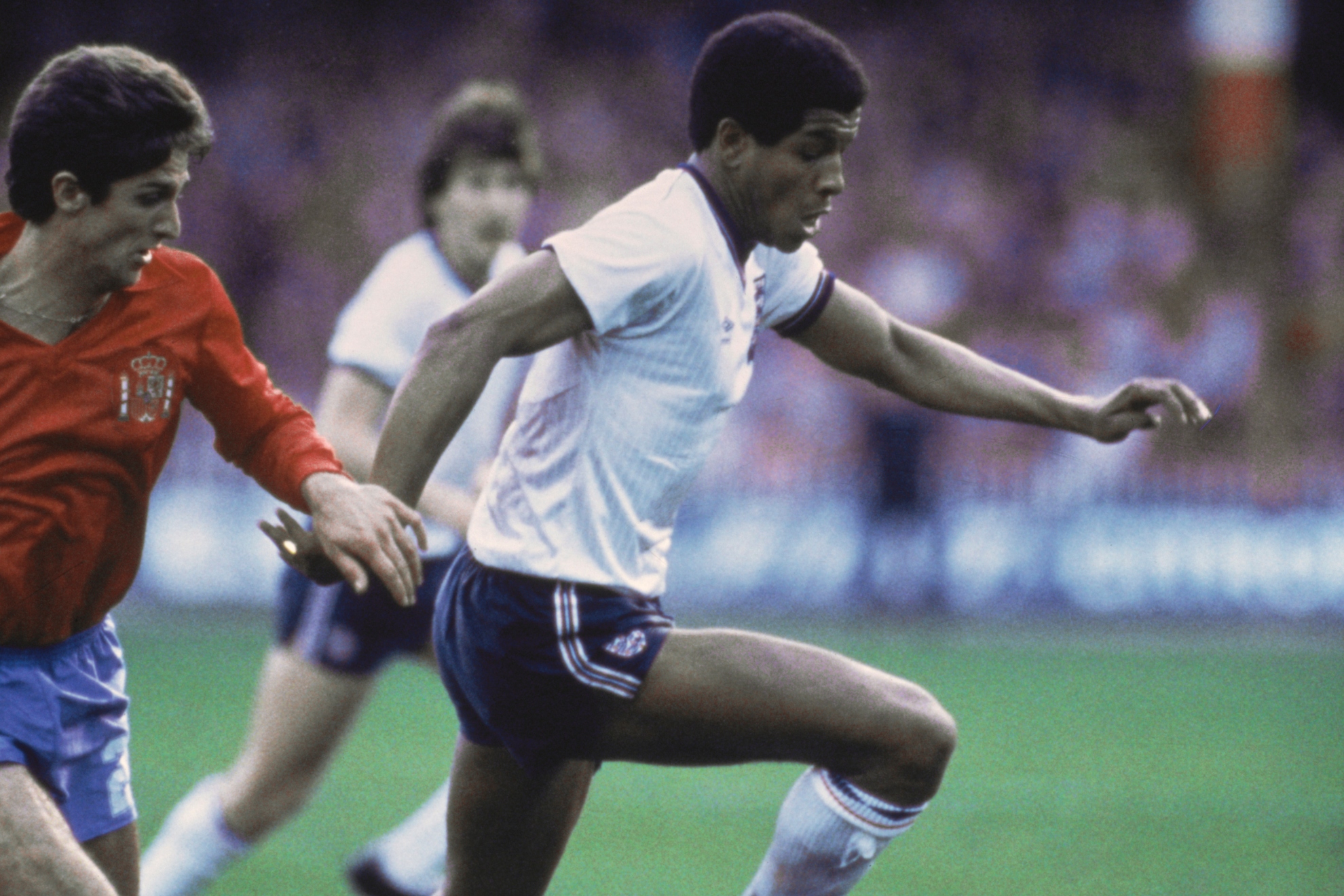 Chendo persigue a Howard Gayle en la final de Sheffield.