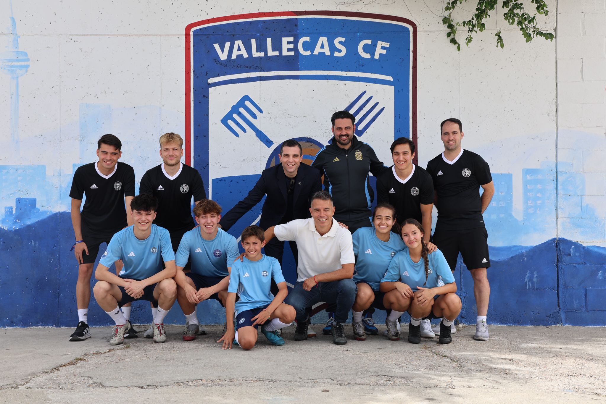 Saviola with the boys who are part of the academy.