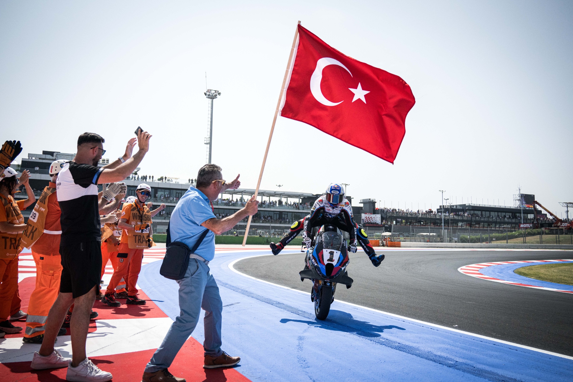 Toprak Razgatlioglu, tras ganar en Misano, en Superbike.