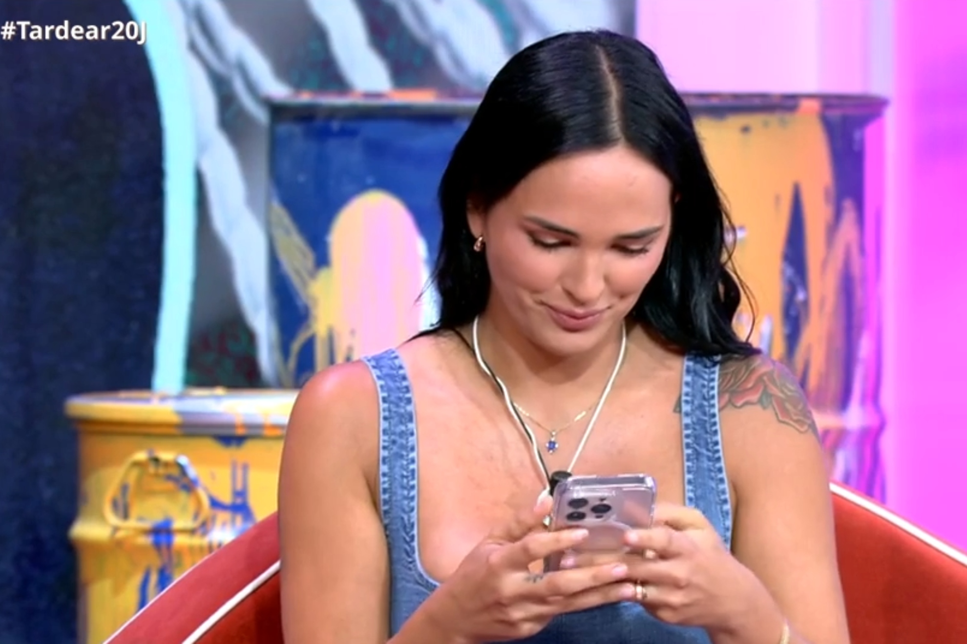 Thực hư chuyện Yamal "gạ tình" diễn viên phim người lớn 2 Claudia Bavel revela el contenido de algunos mensajes privados con Lamine  Yamal: “Yo te doy mi consentimiento”