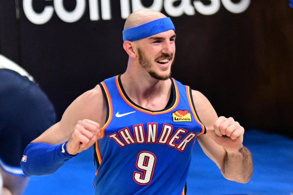 Alex Caruso celebrating a basket