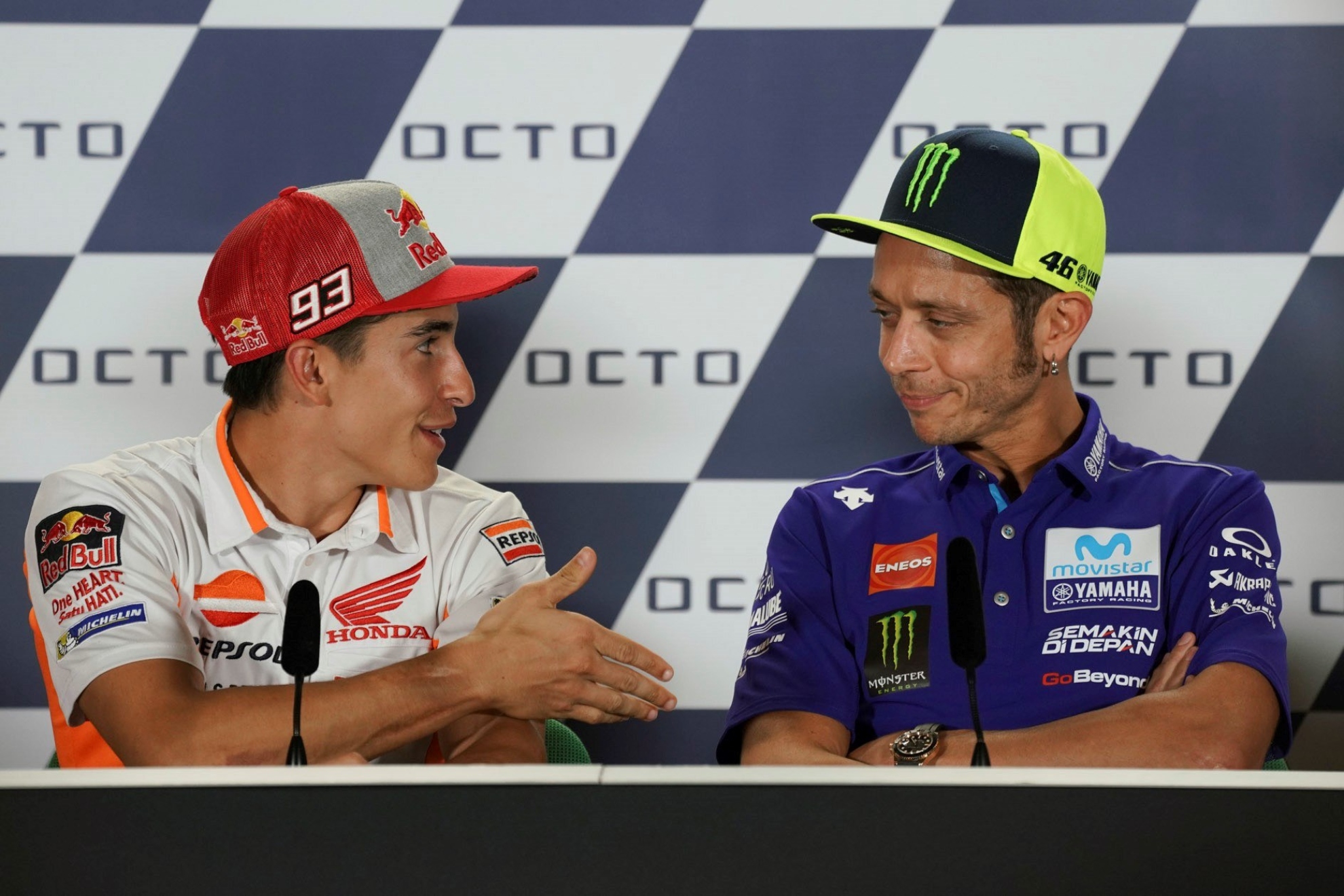 Marc Márquez y Valentino Rossi en el GP de San Marino 2018.