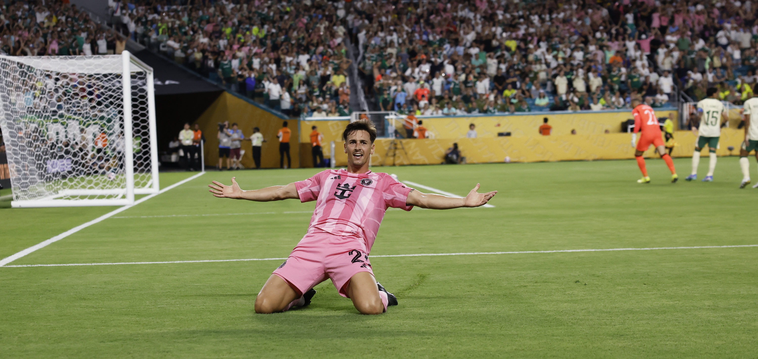 Allende celebrates 1-0 against Palmeiras forgivel luis suárez, they don't