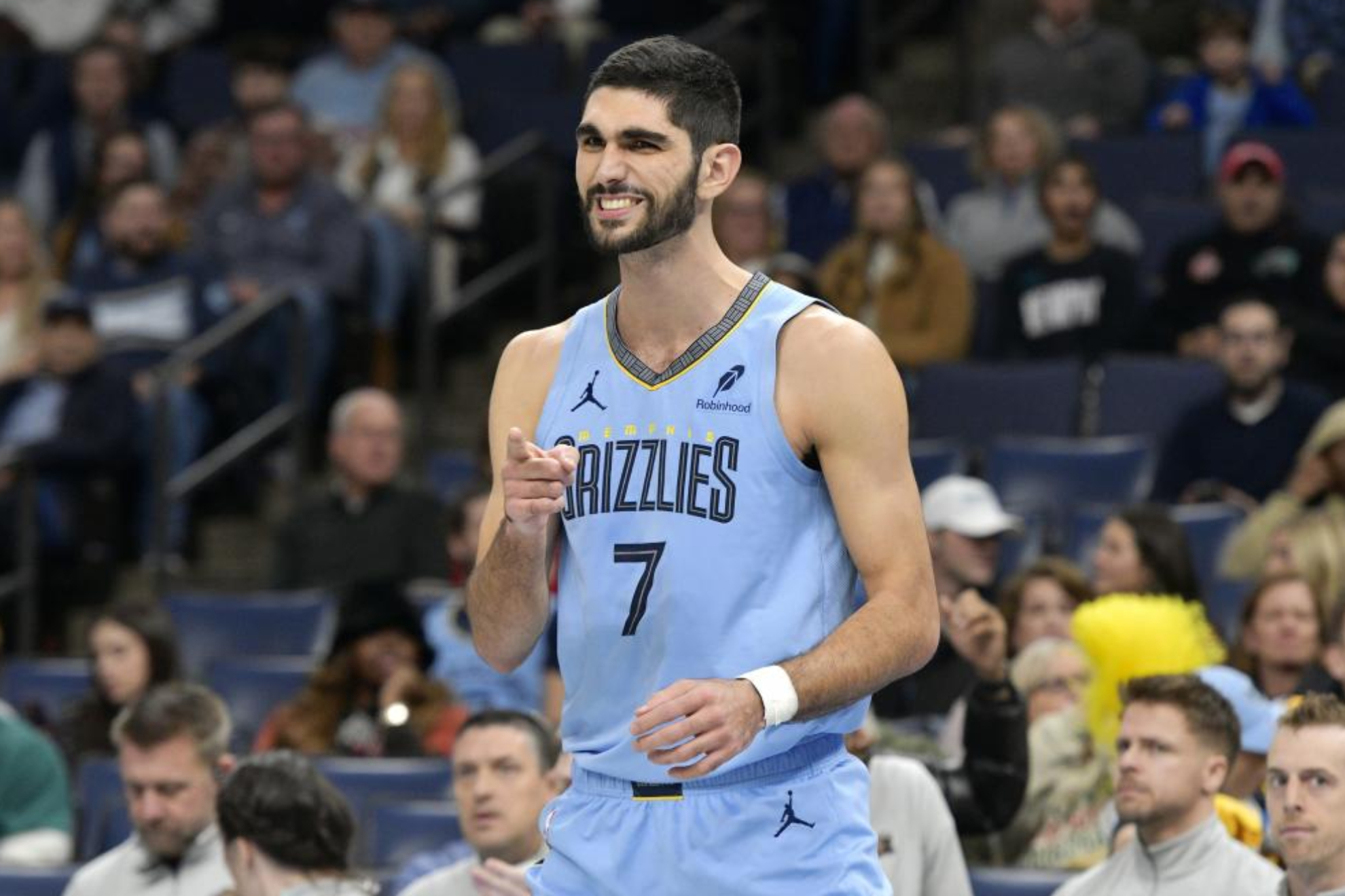 Santi Aldama en un partido de la NBA de esta temporada.