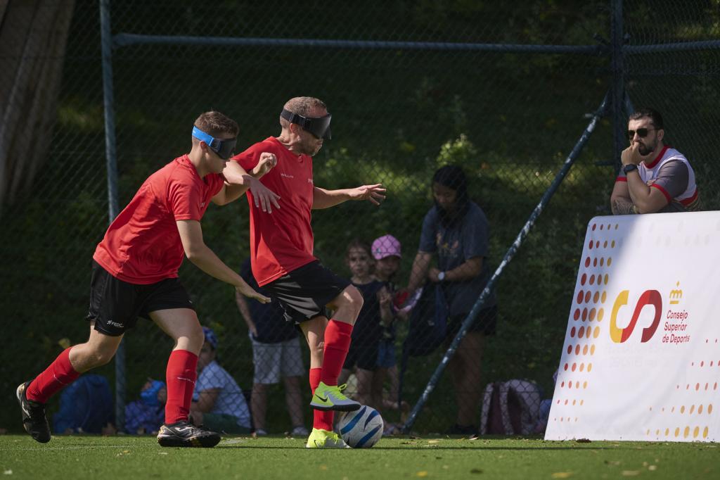 Blind soccer team training at Car.