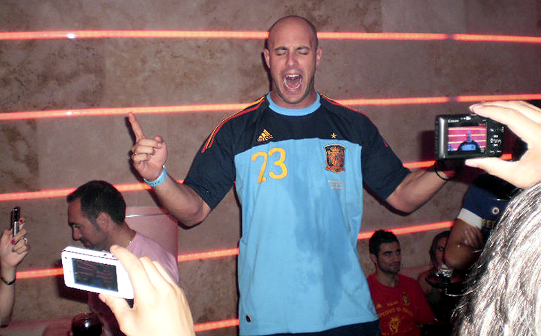 Pepe Reina with Spain