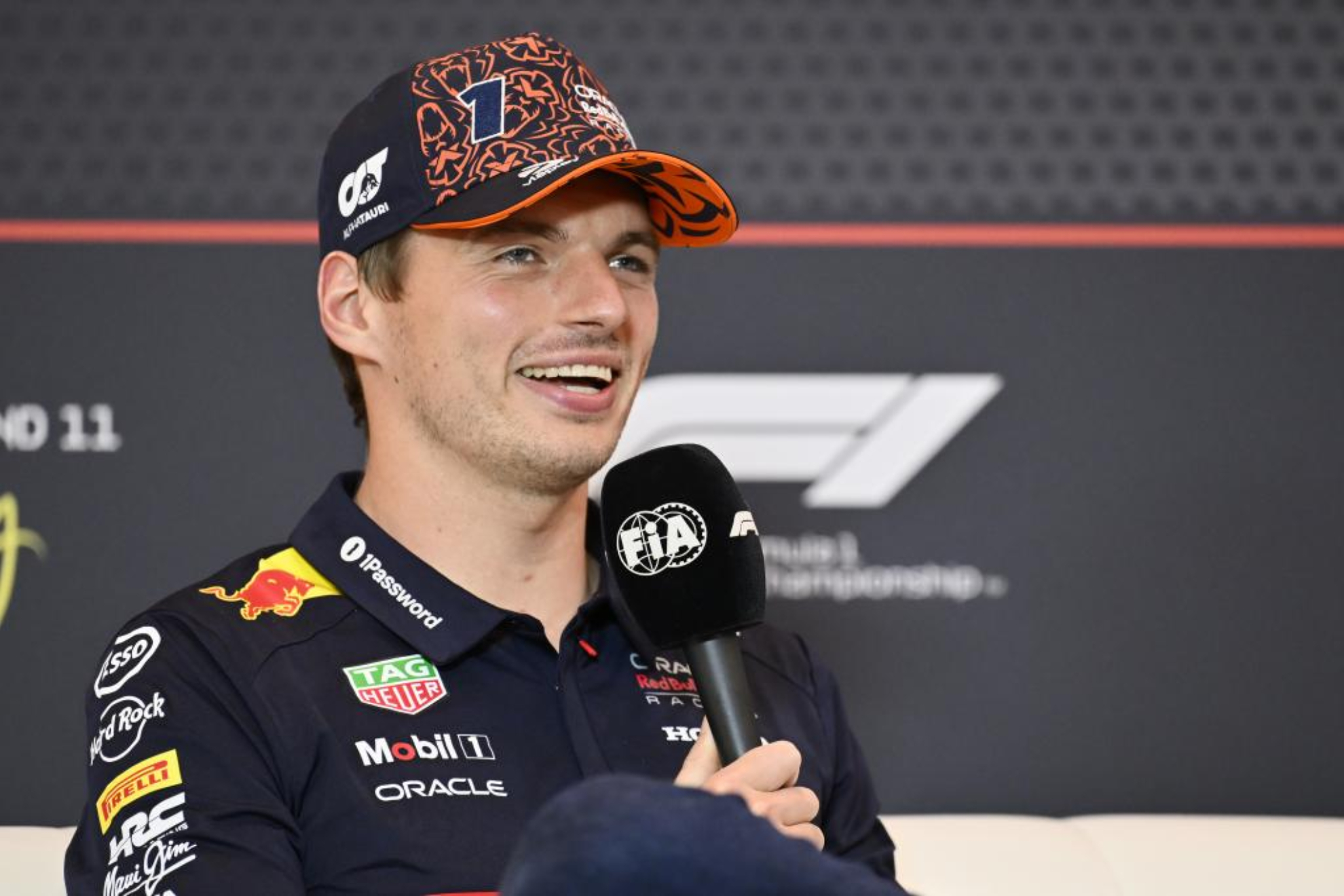 Mercedes no niega el interés en Max Verstappen