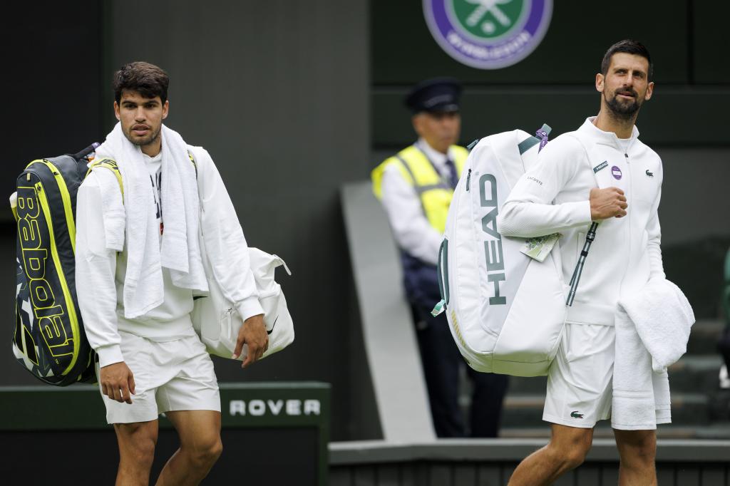 Alcaraz y Djokovic entrenan para llegar lo mejor posible a Wimbledon EFE/EPA/TOLGA AKMEN