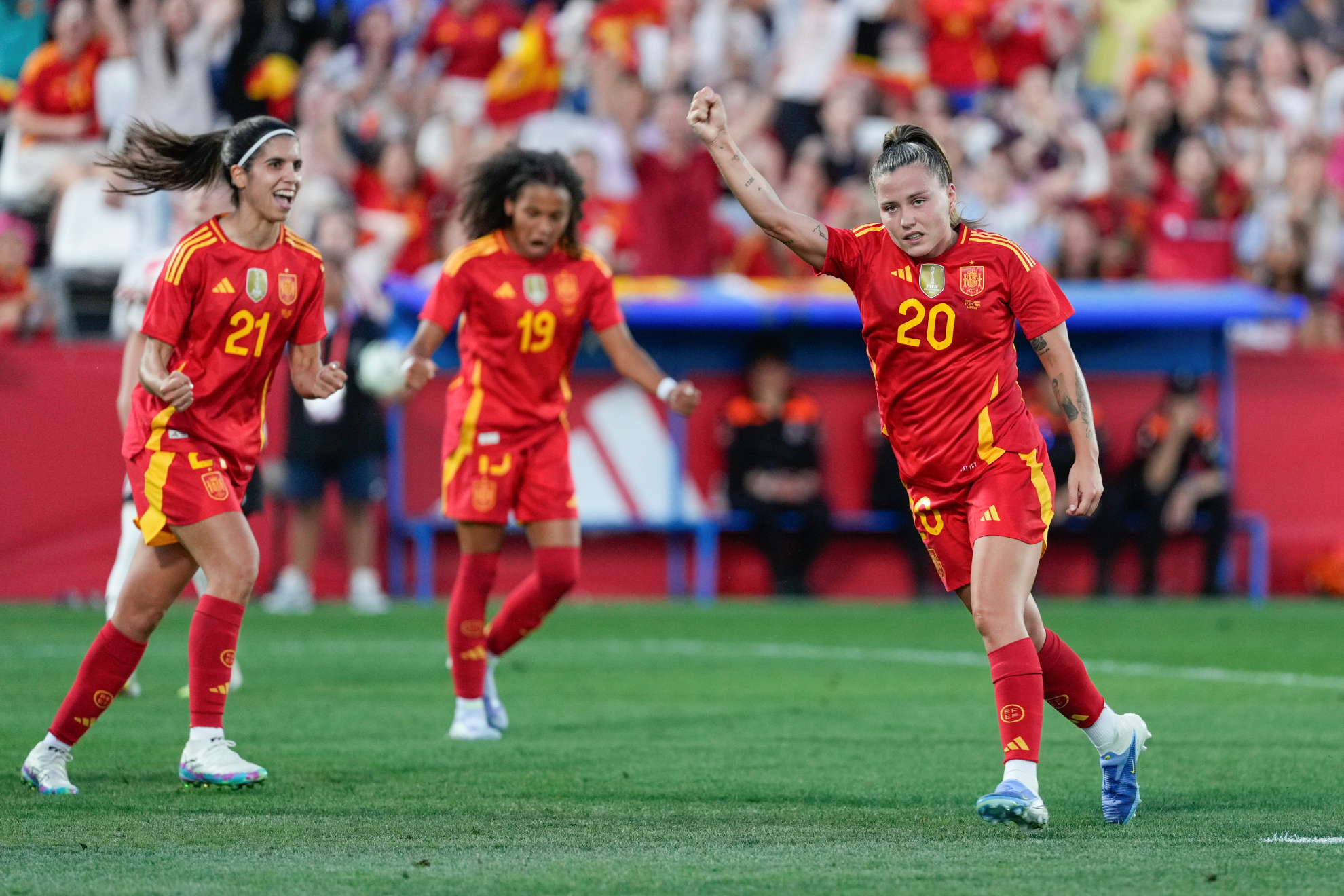 Claudia Pina celebrates a goal against Japan in Leganés