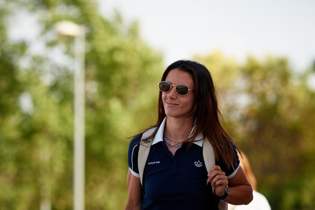 Aitana Bonmatí a su llegada a la Ciudad del Fútbol de Las Rozas