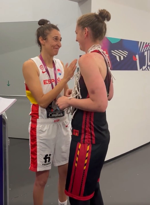 Torrens and Meesseman talk after the final Eurobasket.
