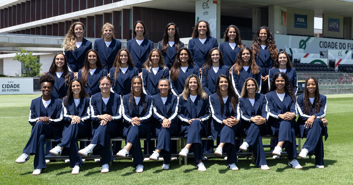 Official Photo of the Women's Soccer Team of Portugal