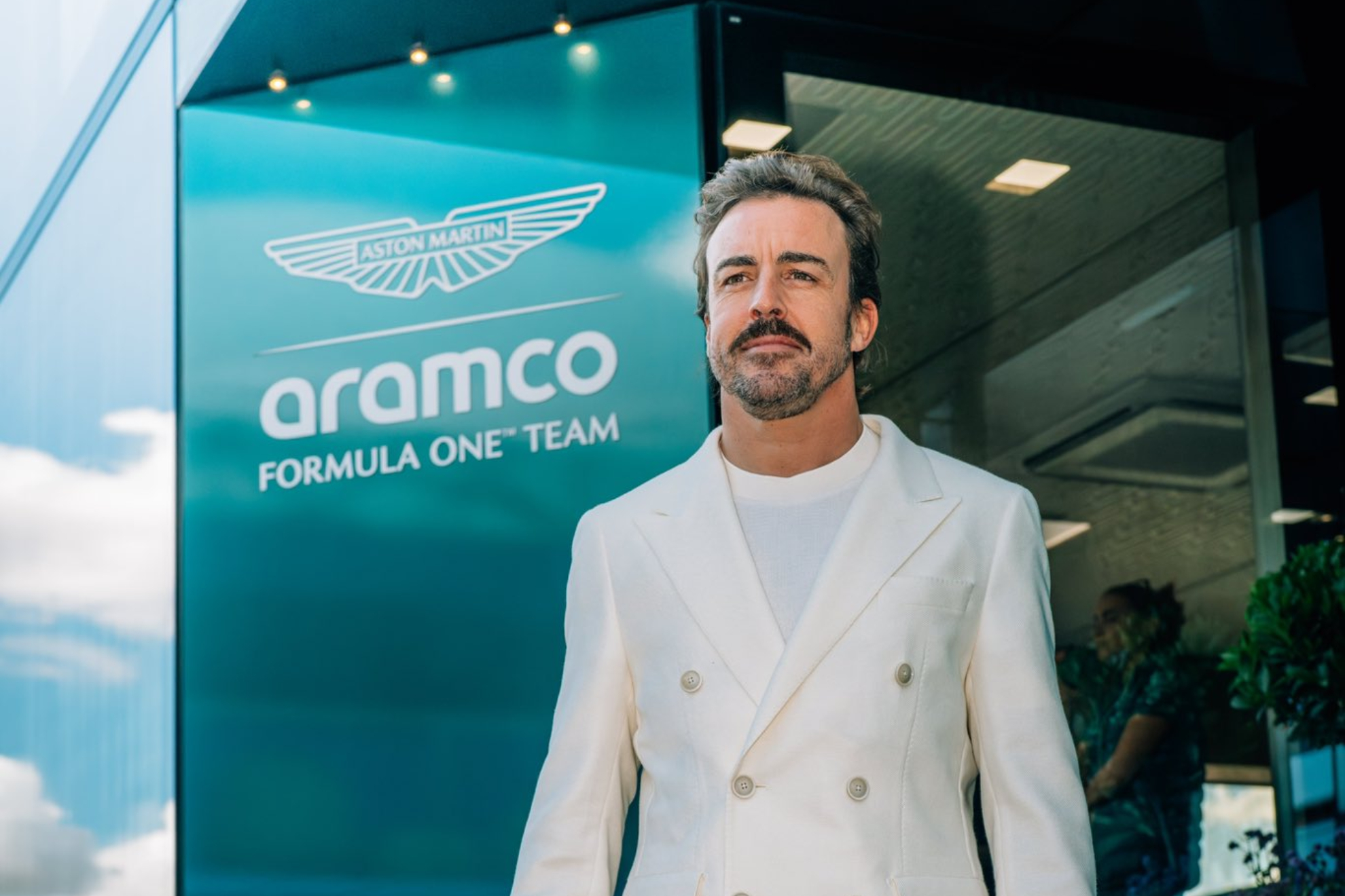Alonso, al llegar a Silverstone.