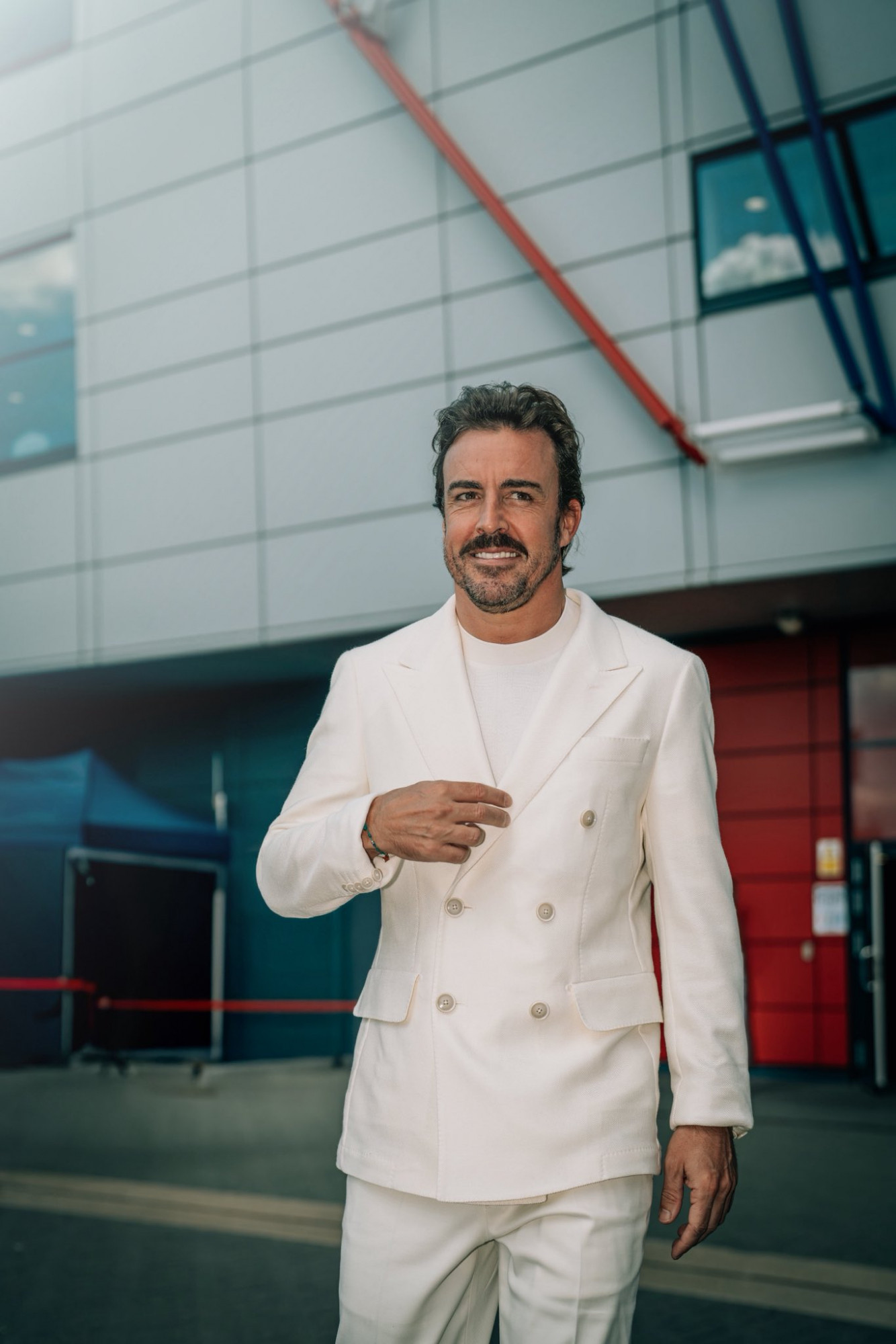 Alonso, en el paddock.